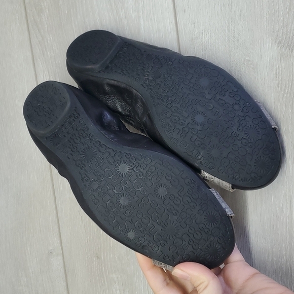 UGG "Like New" Women Leather Buckle ToeComfort Loafer Ballet shoes sz 7 - Picture 8 of 10